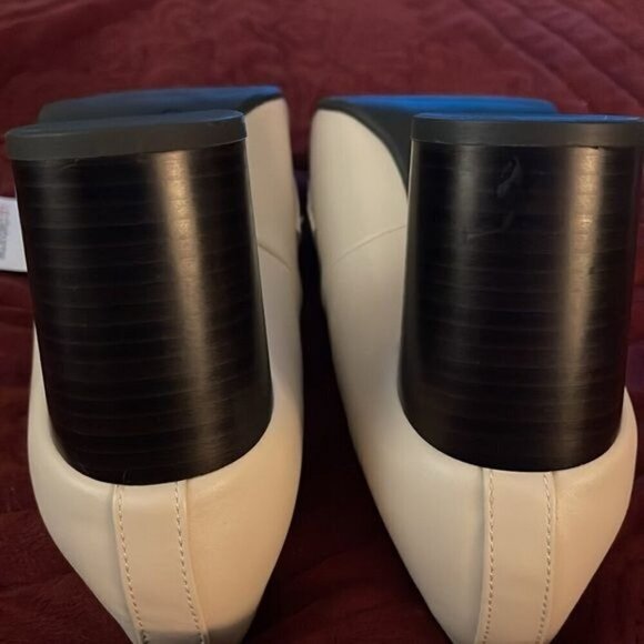 Liz Claiborne Women’s sz  11 M Cream‎ Morris Block Chunky Heel NWT w/gold tone - Picture 10 of 16